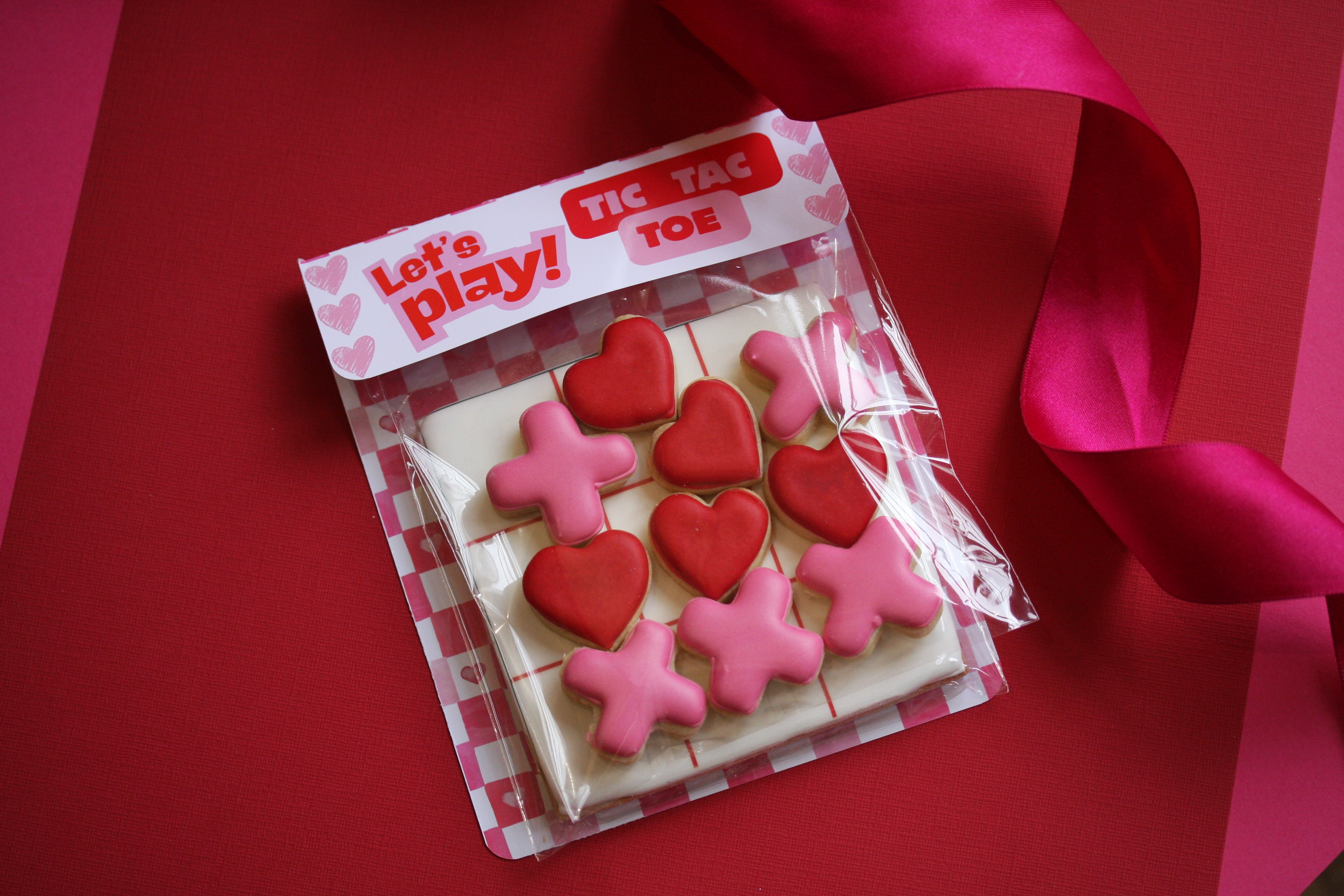 Valentines Hearts & Kisses (Tic Tac Toe)