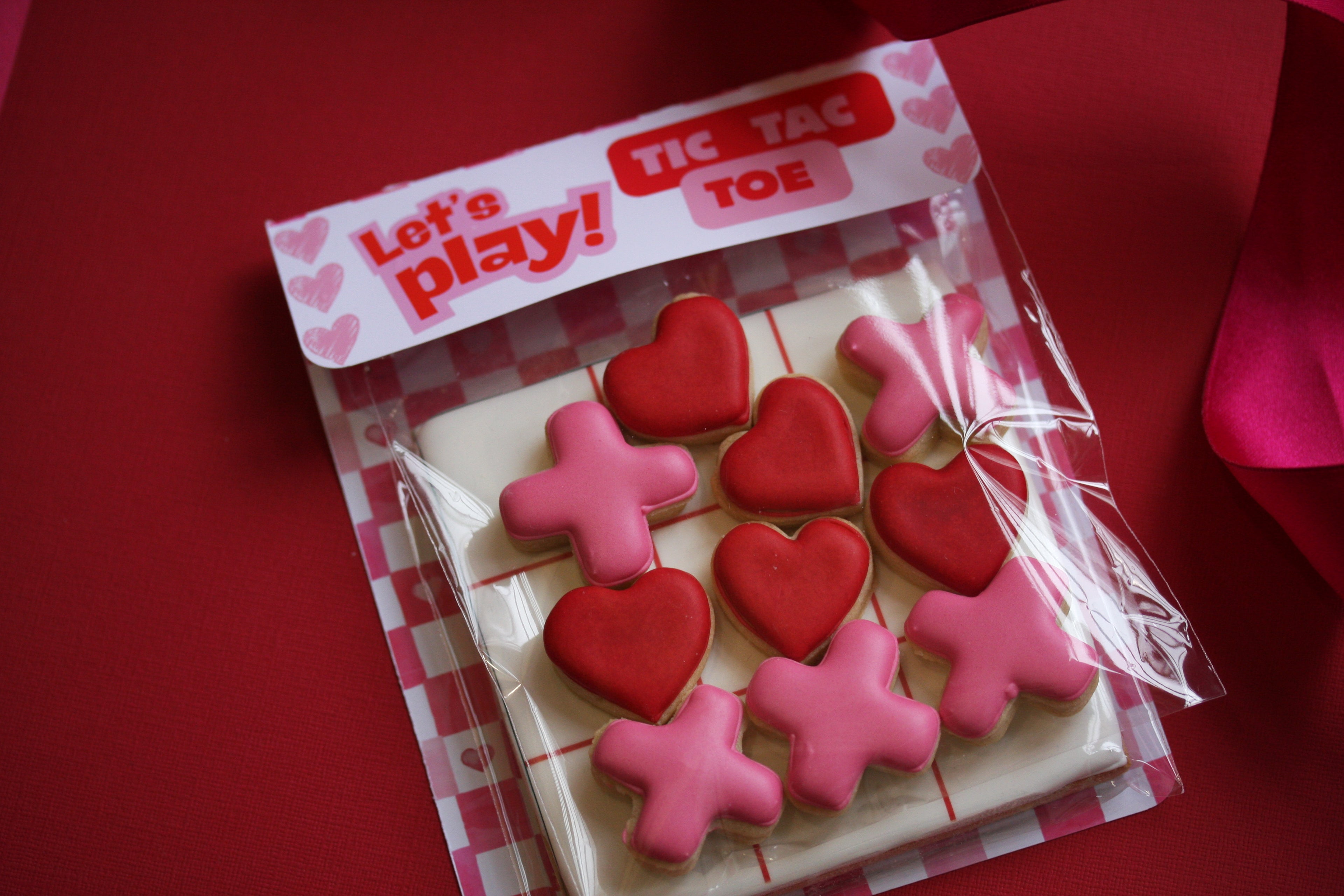 Valentines Hearts & Kisses (Tic Tac Toe)
